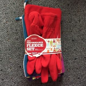 Fleece scarf and gloves